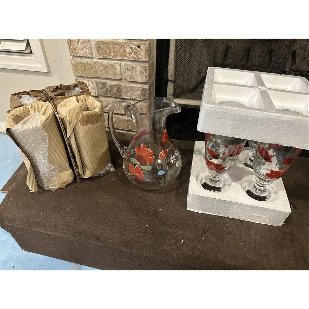 Hand-Painted Noble Excellence Crimson Bloom Pitcher 8‎ Glasses And Pitcher Set